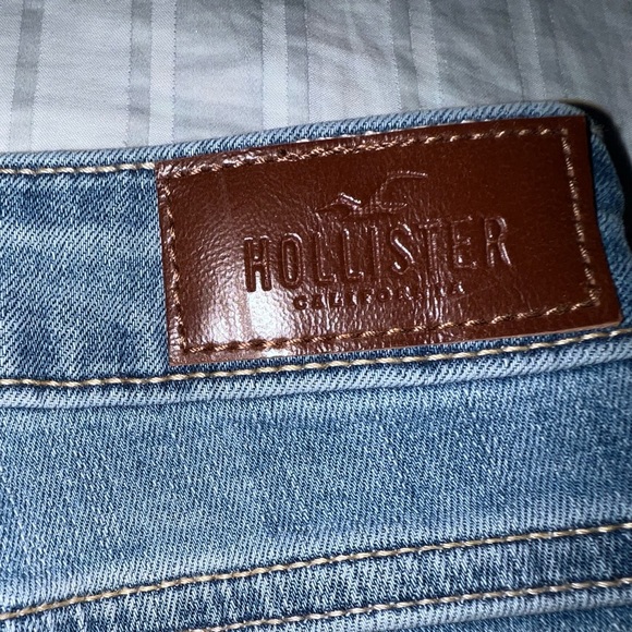 Hollister Mid-rise Skinny Jeans - Picture 5 of 5
